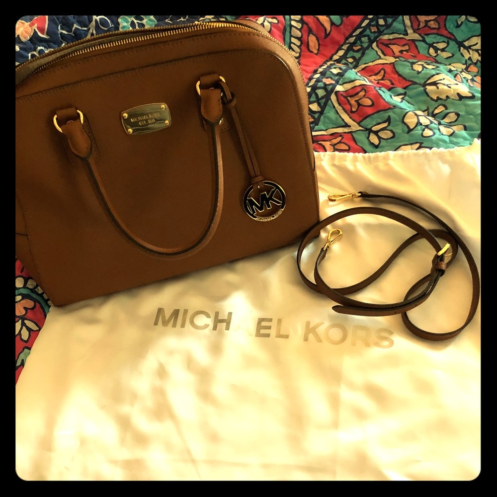 Like New Michael Kors  Saffiano large satchel bag.